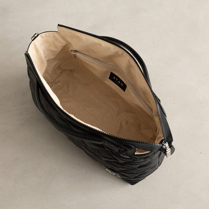 超軽量な新時代のビジネスボストン｜アルマディロ